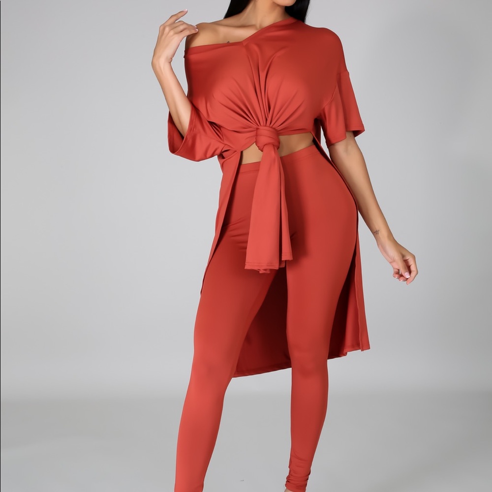 2 pc Set - Picture 2 of 4